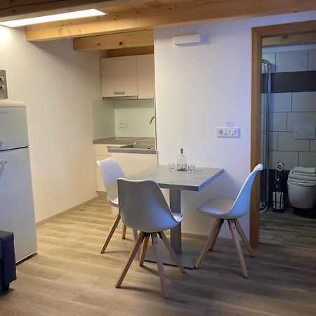 Apartma Hiska Dobravlje ภายนอก รูปภาพ